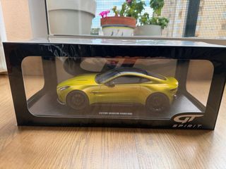 Aston Martin Vantage 2024 1:18 GT Spirit Amarillo