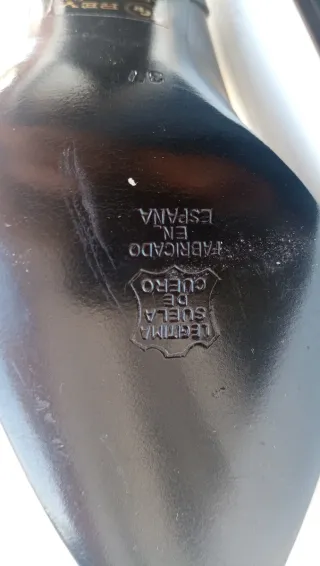 Zapatos de piel grises