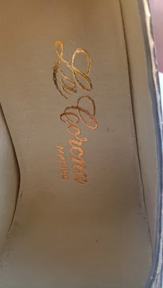 Zapatos de piel grises