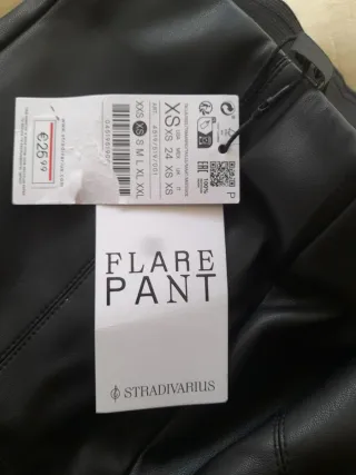 Pantalón de cuero negro a estrenar