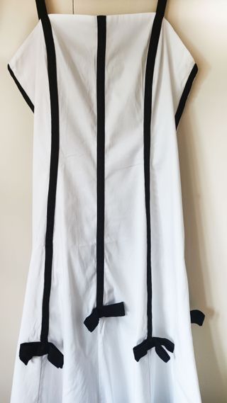 Vestido Vintage Blanco con Lazos Negros