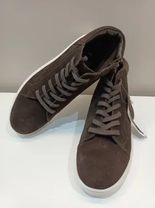 Botines de ante marrones