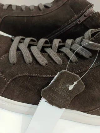 Botines de ante marrones