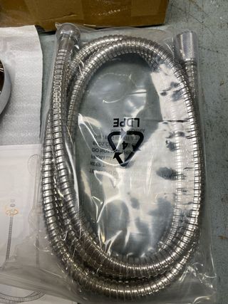 Cabeça de Chuveiro YEAUPE com Mangueira