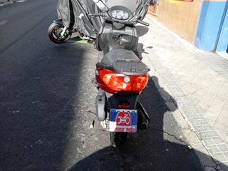 Piaggio X7 EVO 125 ie Roja