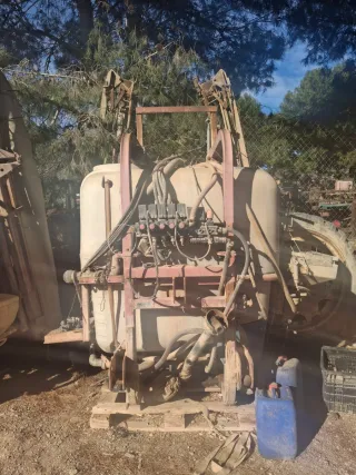 Cuba suspendida de barras