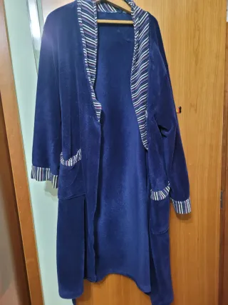 Bata de adulto azul y multicolor