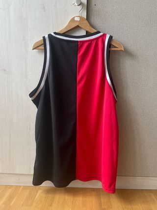 Camiseta Baloncesto Dividida Roja y Negra