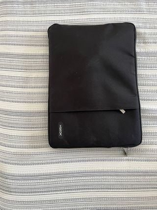 Portátil ASUS Plata y Negro + Funda