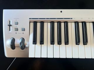 Teclado Controlador M-Audio Keyrig 49 USB/MIDI