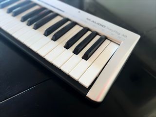 Teclado Controlador M-Audio Keyrig 49 USB/MIDI