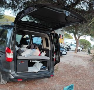 Mueble camper para Ford Torneo Courier con colchon