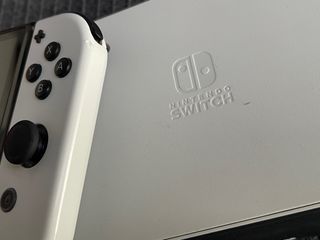 Nintendo Switch OLED en garantía.