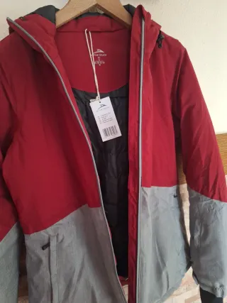 Chaqueta acolchada burdeos y gris