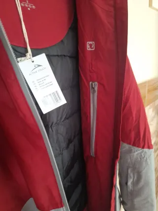 Chaqueta acolchada burdeos y gris