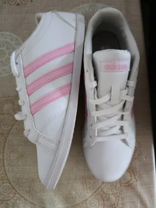 Zapatillas Adidas Blancas y Rosas