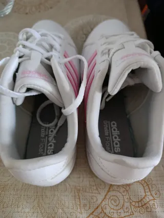 Zapatillas Adidas Blancas y Rosas