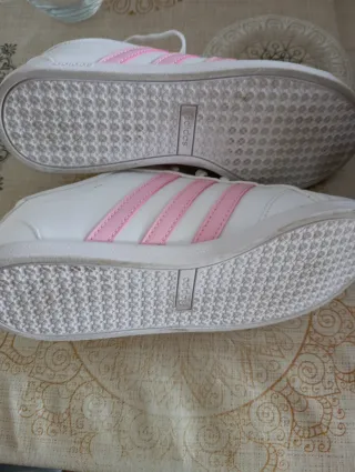 Zapatillas Adidas Blancas y Rosas
