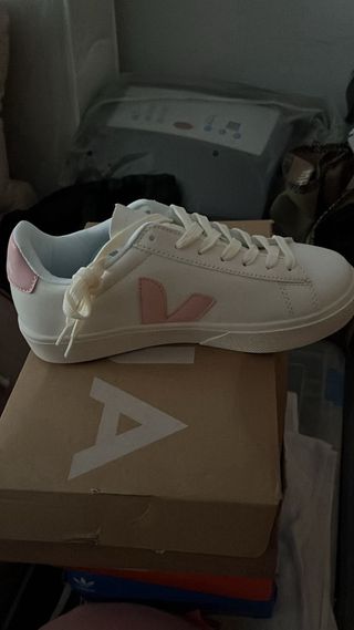 Zapatillas Veja Mujer Blancas y Rosas