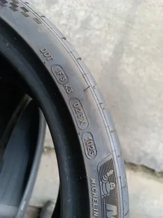 Michelin Pilot Sport 4S 245/35R19 93Y