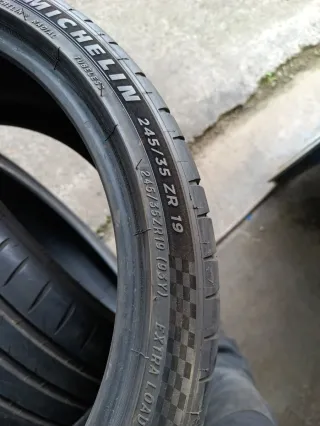 Michelin Pilot Sport 4S 245/35R19 93Y