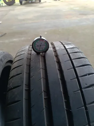 Michelin Pilot Sport 4S 245/35R19 93Y