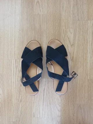 Sandalias negras de mujer