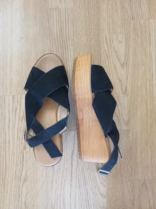 Sandalias negras de mujer