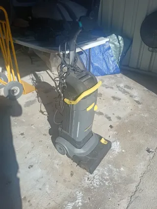 Máquina limpieza 3 en 1: friega, barre, aspira