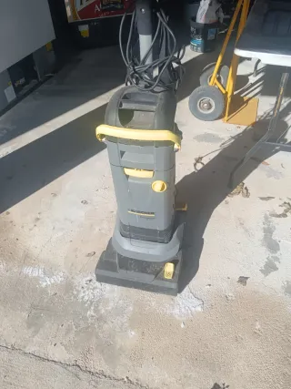 Máquina limpieza 3 en 1: friega, barre, aspira