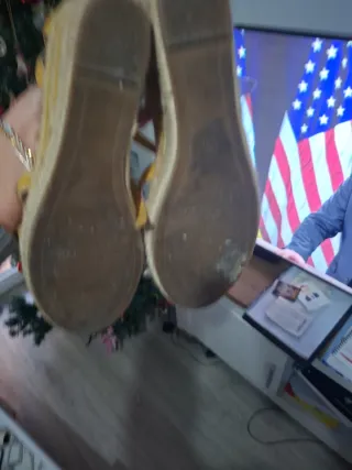 Sandalias Mustang amarillas talla 39