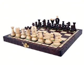 Ajedrez de madera Realeza. Nuevo.