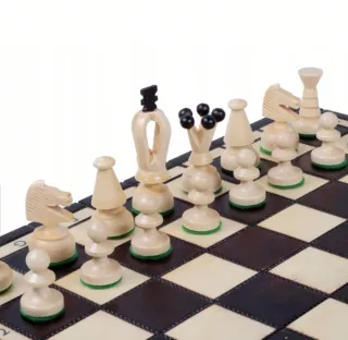 Ajedrez de madera Realeza. Nuevo.