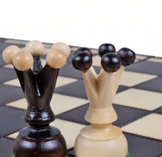 Ajedrez de madera Realeza. Nuevo.