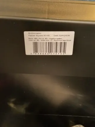 Maceta Negra Mondum con Riego y Patas