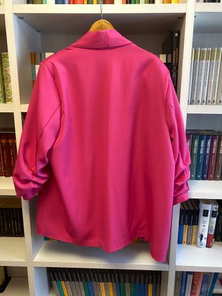 Blazer fucsia tipo smoking talla grande