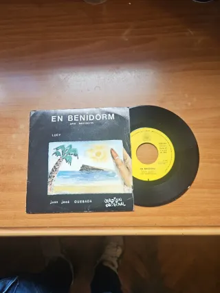 Vinilo En Benidorm - Lucy