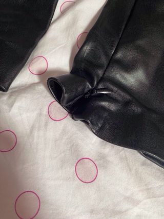 Pantalones de cuero negro