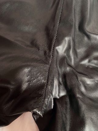 Pantalones de cuero negro