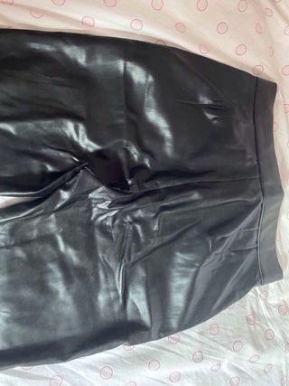 Pantalones de cuero negro
