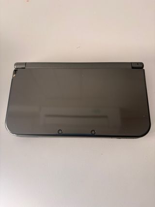 Nintendo New 3DS XL Negra + Accesorios