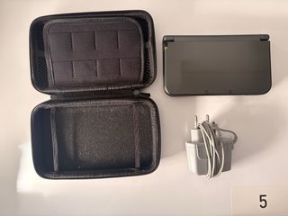 Nintendo New 3DS XL Negra + Accesorios
