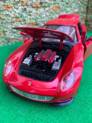 Ferrari 612 Scaglietti (2003) – Hot Wheels - 1:18