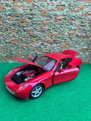 Ferrari 612 Scaglietti (2003) – Hot Wheels - 1:18