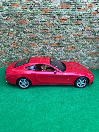 Ferrari 612 Scaglietti (2003) – Hot Wheels - 1:18