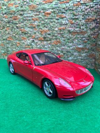 Ferrari 612 Scaglietti (2003) – Hot Wheels - 1:18
