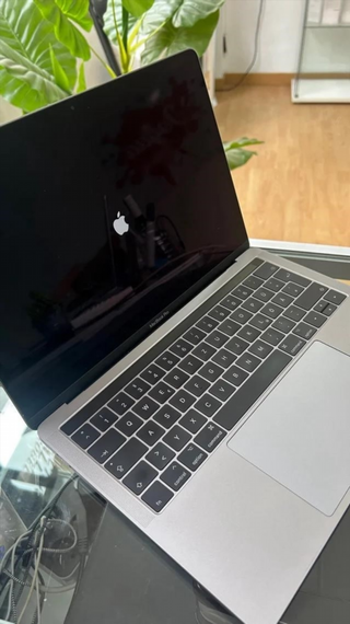 MacBook Pro 2020 512GB i5 8GB RAM