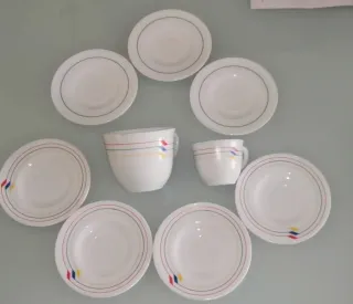 9 piezas Harmonia. Dos tazas tienen tara