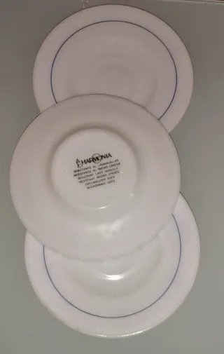 9 piezas Harmonia. Dos tazas tienen tara