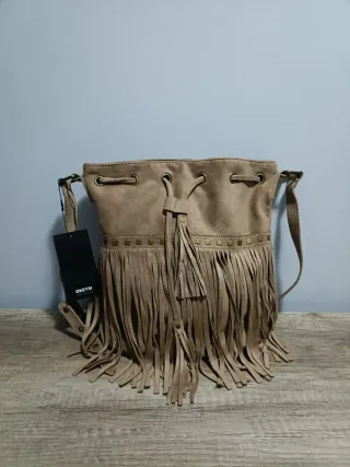 Bolso flecos. Con etiqueta
